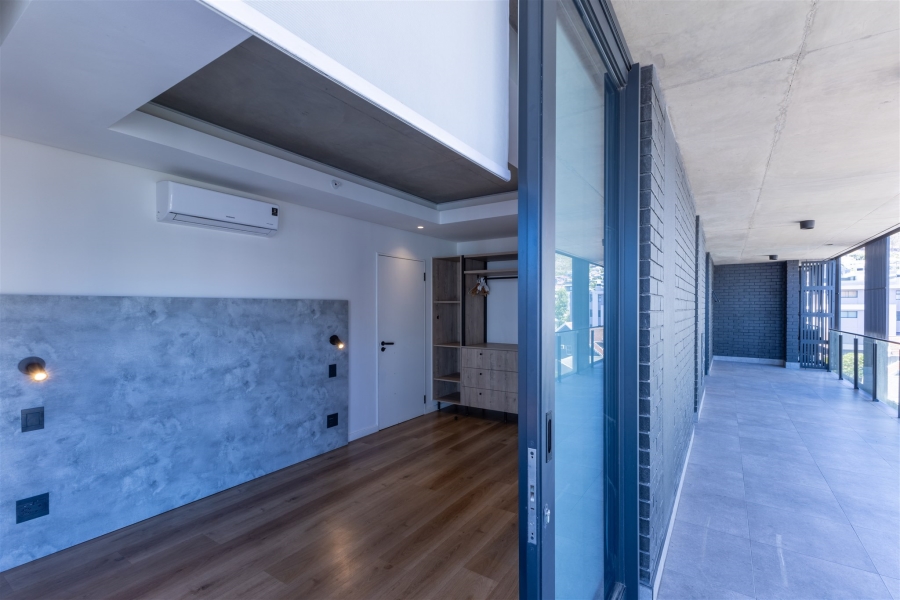 2 Bedroom Property for Sale in Sea Point Western Cape